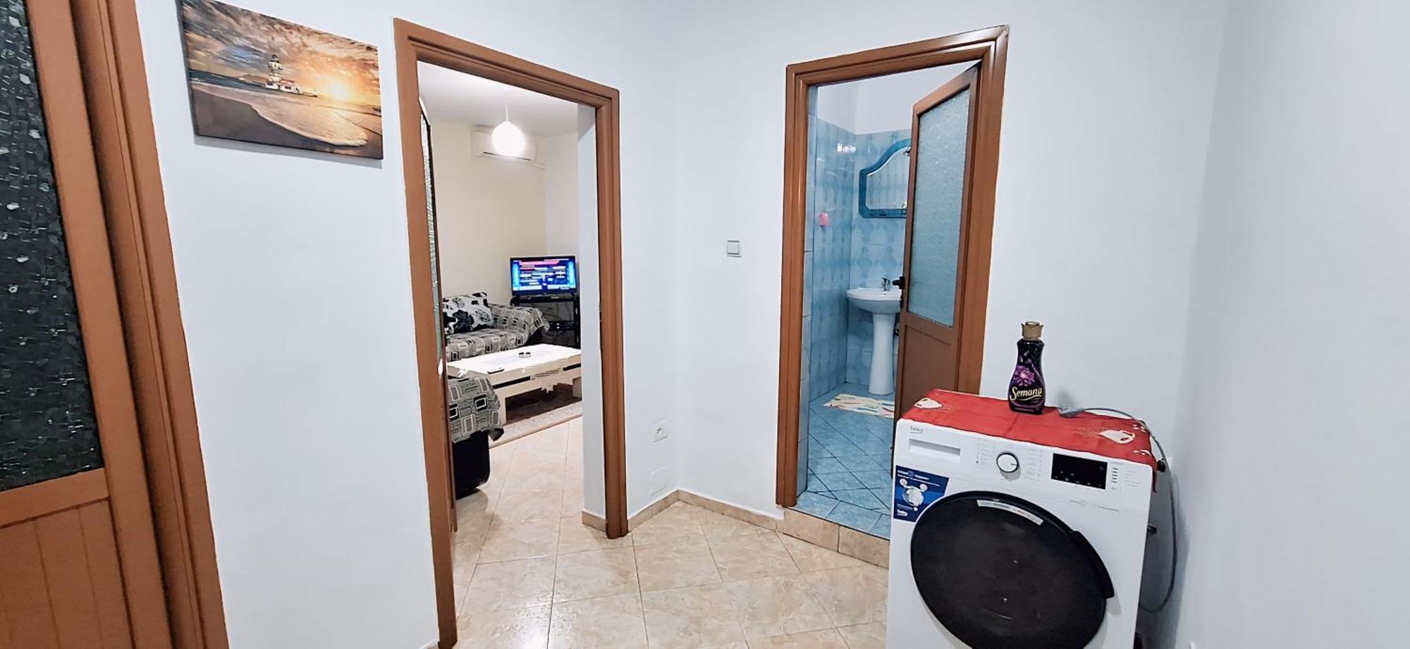 Promenade Apartment In City Centre Berat Esterno foto